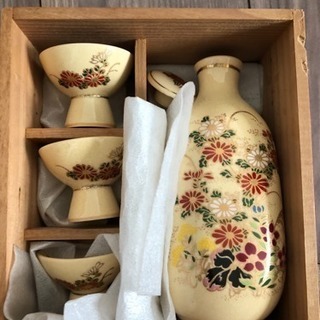 薩摩焼 色絵金彩 梅花文 酒器揃 南国工芸 蓋付徳利 盃 3客 共箱