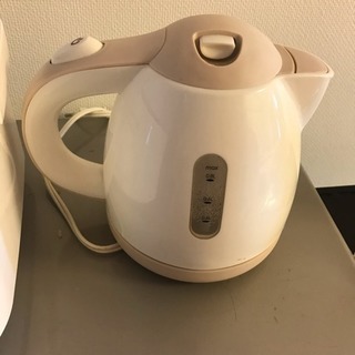 電子レンジ、炊飯器、電気ポット セットでお渡しします。の画像