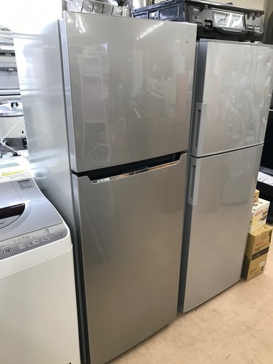 ２０１７年製！！　状態Aランク　美品！　２３０リッター　２ドア冷蔵庫　２５，０００円