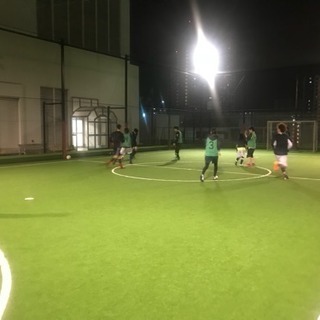 土曜日フットサルしてます。