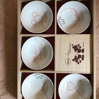 ミッキーの小皿5枚組