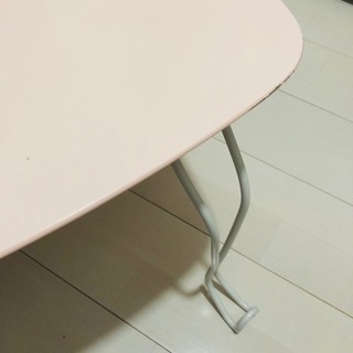 【無料】ピンクのローテーブルの画像