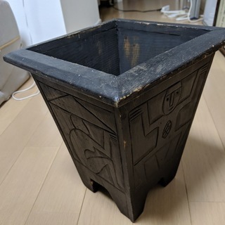 バリのくず入れ。いい味出してます。あなたの感性で使いこなして下さい。の画像