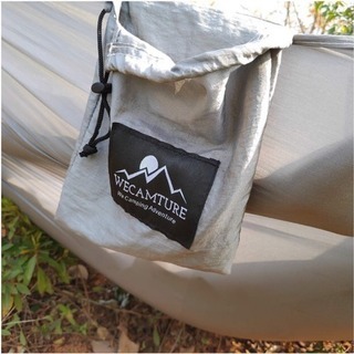 新品 ハンモック 軽量 超広い 耐荷重 350kg 2~3人用 風通し良い 野外 持ち運びやすい 速乾性 収納袋付き 固定用ロープ すぐ使えるの画像