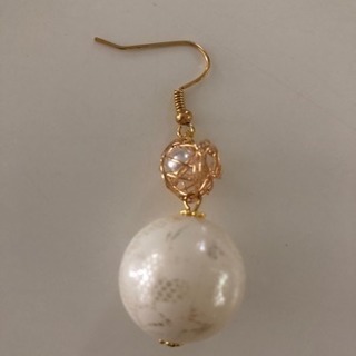 ハンドメイド レースパールピアスの画像