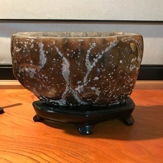 高価…そうな石の置物