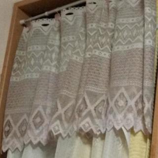 窓用ショートカーテン