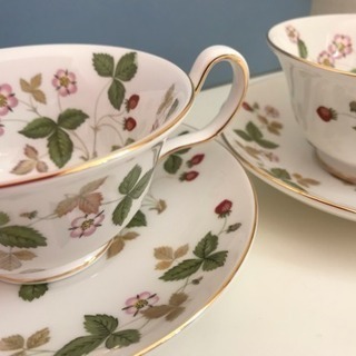 【超美品】ウェッジウッド★ワイルドストロベリー★ペアティーカップの画像
