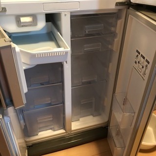 冷蔵庫まだキレイで使えます。の画像