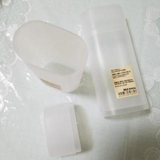 メガネ、小物ケースの画像