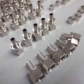 30個・4CFB用F型コネクタ/北よりの画像