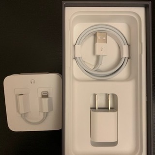 【値下げ中】iPhone8 64GB SIMロック解除済みの画像
