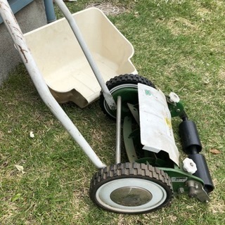 【決定しました】芝刈り機 手動でコロコロ動かして使用します♬