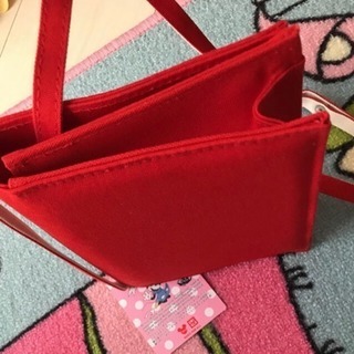 UNIQLO ディズニー ショルダー バッグ 赤の画像