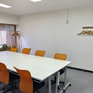 5／12限定 無料 会議室デスク 椅子 ホワイトボード 大型姿見鏡 ハンガーラックの画像