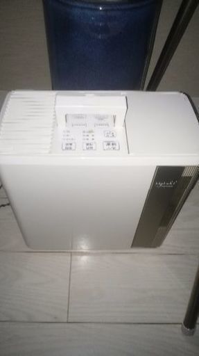 小型加湿器です。