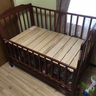 ベビーベッド の画像