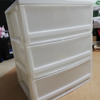 押入れ収納と分別ゴミ箱