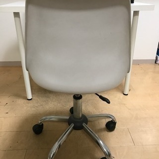 現在受渡し予定者が決定していますー無料です！キャスター椅子4脚あります。の画像