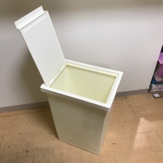 現在受渡し予定者が決定していますー無料です！IKEAゴミ箱大小セットの画像