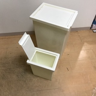 現在受渡し予定者が決定していますー無料です！IKEAゴミ箱大小セットの画像