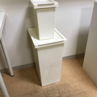 現在受渡し予定者が決定していますー無料です！IKEAゴミ箱大小セットの画像