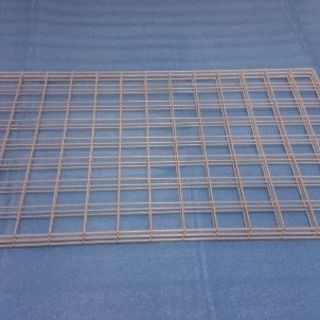 スチール製の仕切り格子ネット６枚を無償でお譲りします。