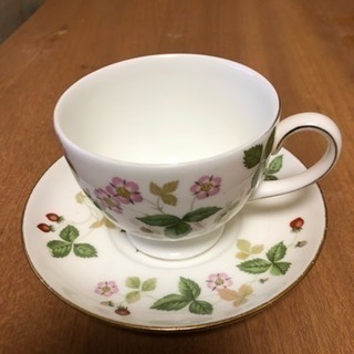 ウエッジウッドのカップ&ソーサーワイルドストロベリーの画像