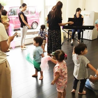 兄弟も大歓迎！キッズ大集合！リトミック音頭と手形deうちわ！