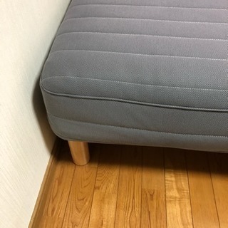 ニトリ セミダブルベッド 脚付き