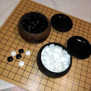 囲碁セット　白碁189石、黒碁186石、二つ折り碁盤