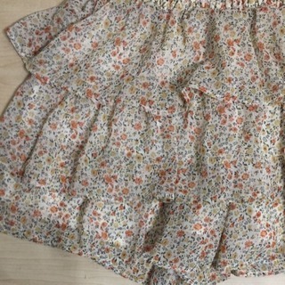 花柄 フリル パンツスカートの画像