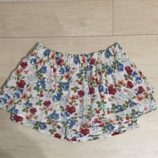 花柄 パンツスカートの画像