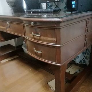 アンティークのデスクいかがですか