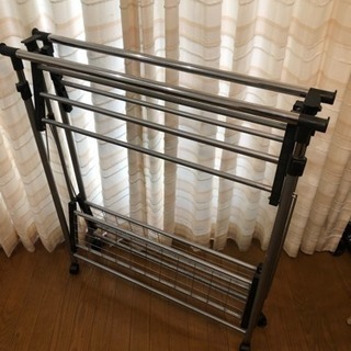 室内用洗濯物干しスタンド キャスター付きの画像