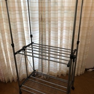室内用洗濯物干しスタンド キャスター付きの画像