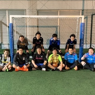 毎週土曜の夜、フットサルしてます！