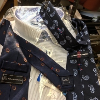 セットで2.800円の画像