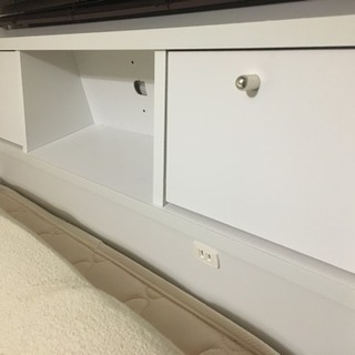 ベッドとスプリングと低反発マットを3点セットで譲ります(女性使用)の画像