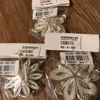 インドネシアのブローチ 3点と指環の画像