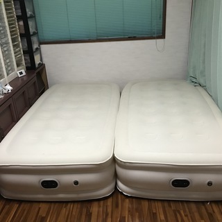 電動エアーベッド毛布付き。シングルｘ２つ。１つ3000円２つまと...