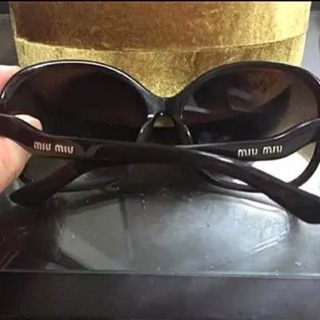 miumiuサングラスの画像