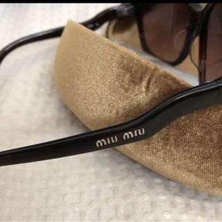 miumiuサングラスの画像