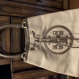 トリバーチ バッグ 革バッグの画像