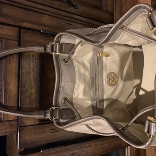 トリバーチ バッグ 革バッグの画像