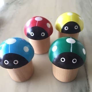 木のおもちゃ てんとう虫の画像