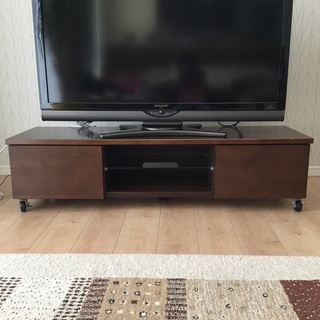 国産 天然木のTVボードです