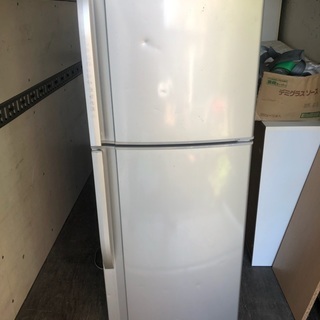 SHARP 2ドア228L 冷蔵庫 SJ-23S-S スリムにお...