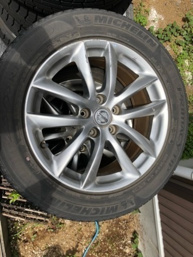 スカイラインv36タイヤ 四本