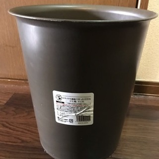 ゴミ箱の画像